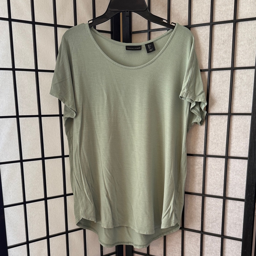 Adrienne Vittadini Light Sage Short Sleeve Scoop Neck Top